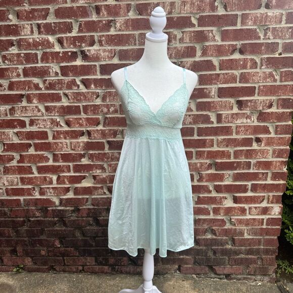 Vintage Petra‎ Fashions Lace Slip Blue Women’s Size  Small USA Made - Picture 1 of 6